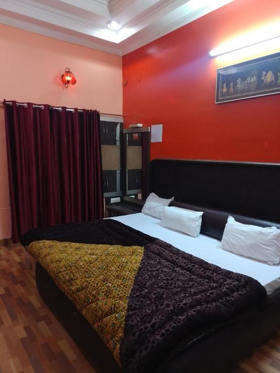 Tejas Just 2 Minutes From Golden Temple * Amritsar