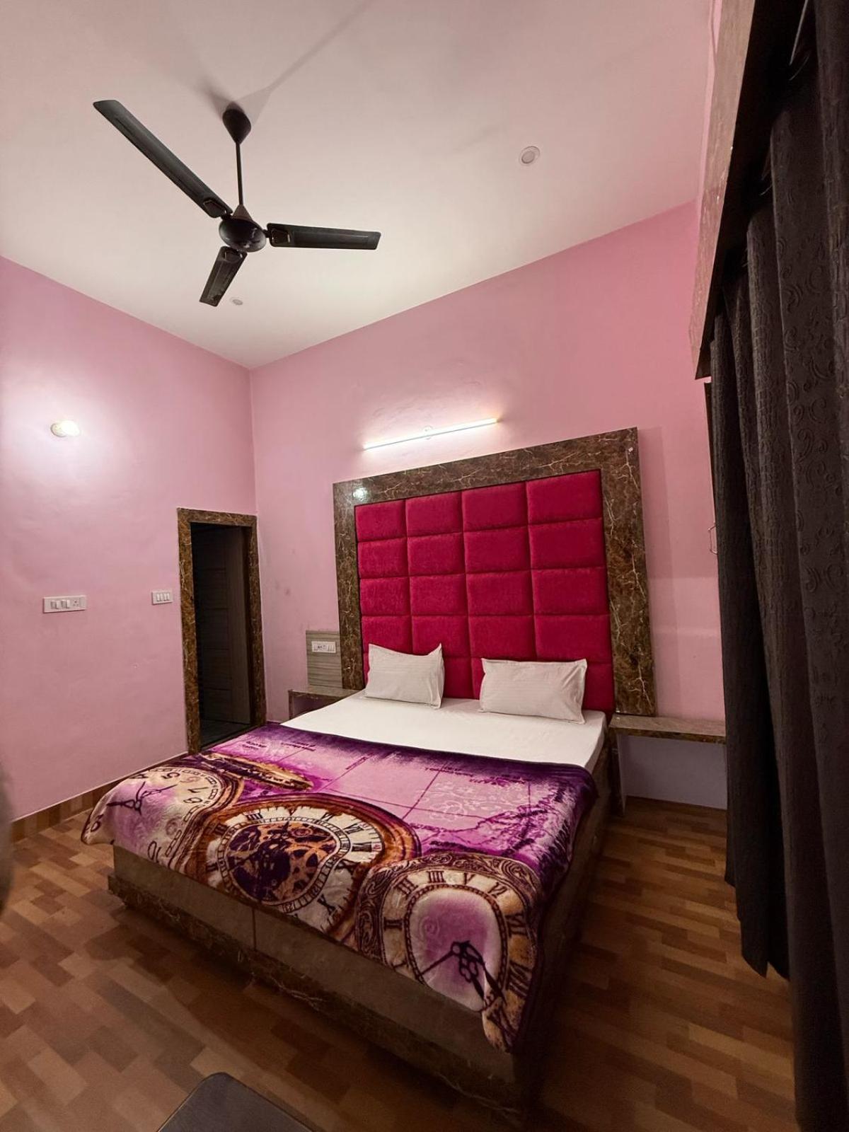 Tejas Just 2 Minutes From Golden Temple Homestay Amritsar