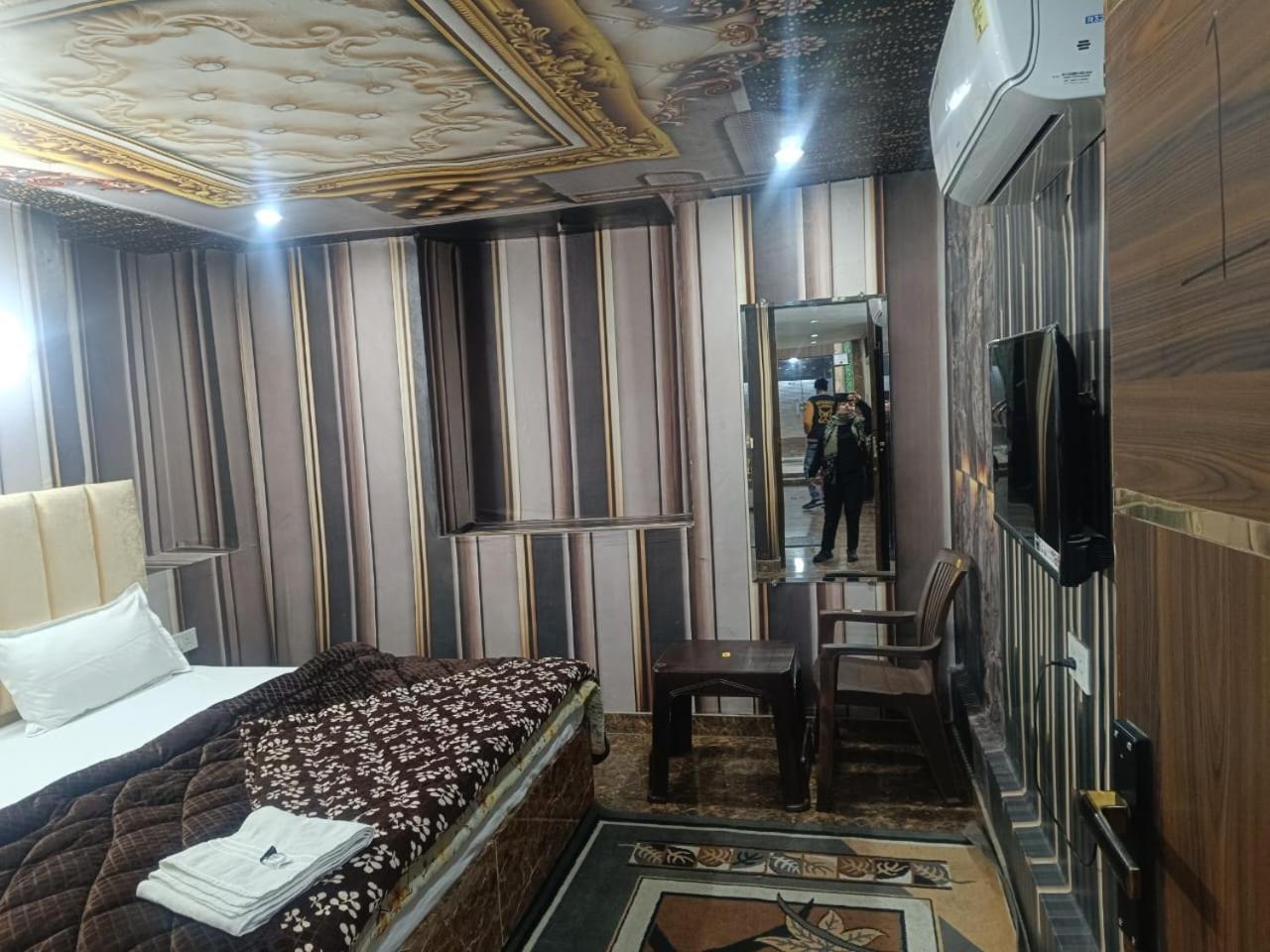 Tejas Just 2 Minutes From Golden Temple * Amritsar